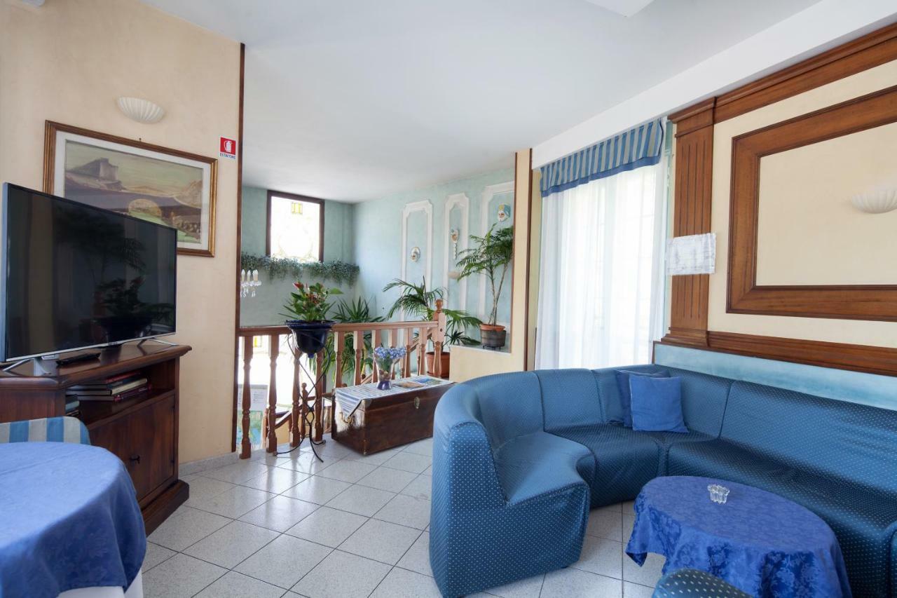 Nella Hotel 3*